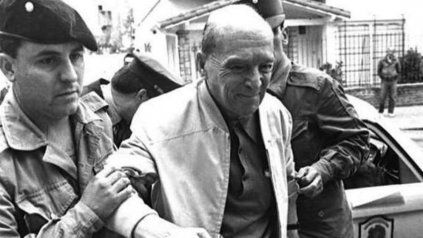 El coronel Franco: daba consejos al clan, proveía las armas con las que luego cometían los crímenes y, por sus contactos, avisaba si las familias de las víctimas habían llamado a la policía