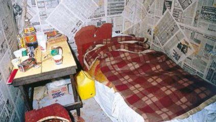 El cuartucho de dos metros por dos y el camastro donde tuvieron encadenada a Nélida Bollini de Prado durante 32 días