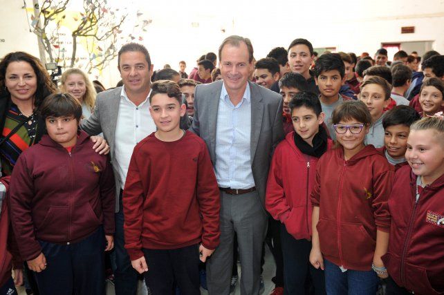 Bordet se mostró junto con el intendente de Seguí, Cristian Treppo, y a los ministros Urribarri, Benedetto; y Schepens.