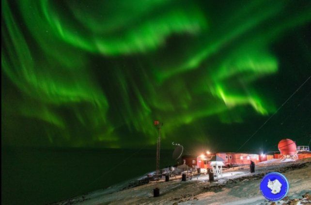 Las increíbles imágenes de la aurora polar en la Antártida Argentina