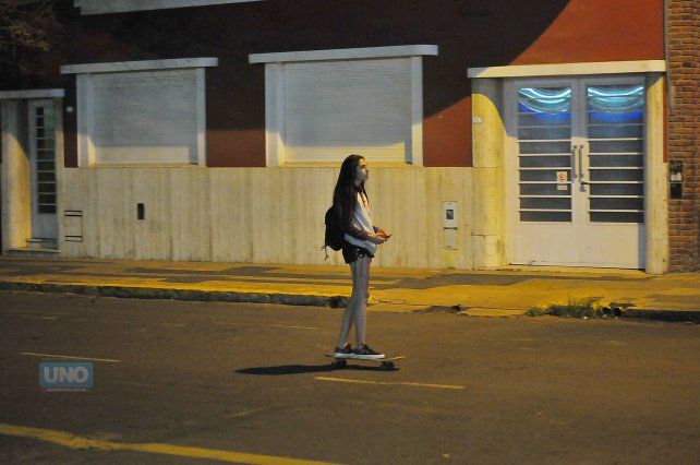 Cande en calle Laprida. Foto <b> UNO</b> Juan Manuel Hernández.