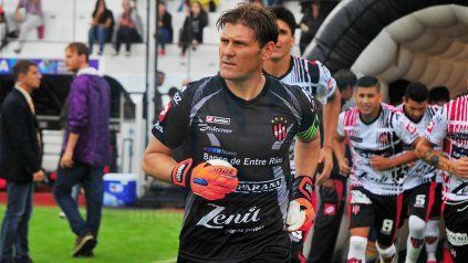 San Bértoli, así lo llaman sus hinchas. Vistió la camiseta de Patronato, desde la Liga Paranaense a Primera División del Fútbol Argentino. Foto<b> UNO </b>archivo