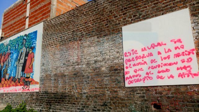 El texto es agresivo pero como está mal escrito, perdió fuerza, aunque el daño ya está hecho. 