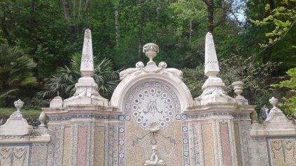 <b> La capilla. </b>Con todo su simbolismo, está consagrada a San Antonio de Padua.