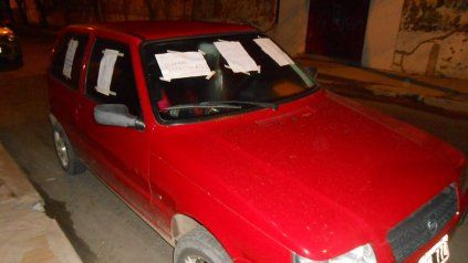 <b> Ausencia</b>. Tres horas estuvo el vehículo en la puerta de un garage que la conductora nunca vio.