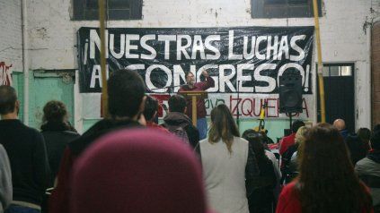 De izquierda. Meiners en el acto del viernes en Paraná. 