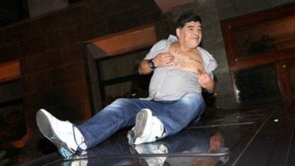 ¡A puro festejo! Maradona reapareció desde Nápoles junto a Diego Jr