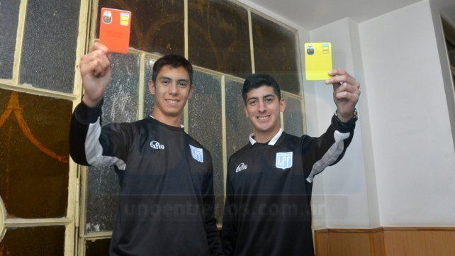Mainero y Pitassi sueña a lo grande. Sus meta es poder llegar a ser árbitros nacionales. Foto <b> UNO </b>Mateo Oviedo
