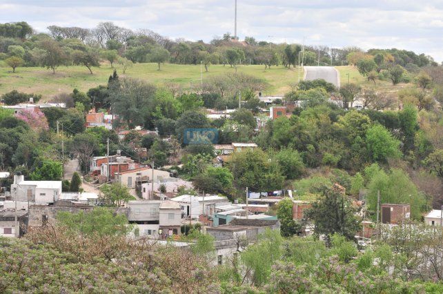 Las construcciones que crecen desde la base de Puerto Viejo. Foto <b> UNO</b> Archivo. 