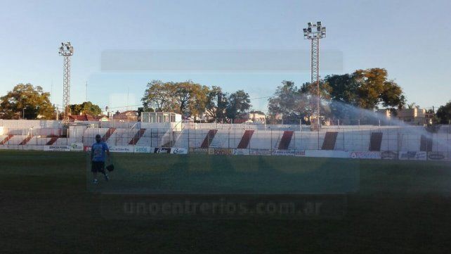 Martín Gentile realizando su últimos recorridos del día miércoles en el campo de juego.