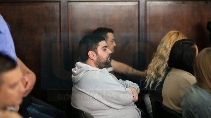 Inmutable. Castrogiovanni se mantiene atento a lo que sucede en el debate, pero sin gesticular o hablar. 