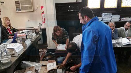 Búsqueda. Estaba el portatermos de Patronato donde Medina guardaba la droga, pero no el termo. 