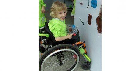 Sonrisa. Facundo tiene 4 años y realiza a diario distintas tareas para mejorar su calidad de vida. 
