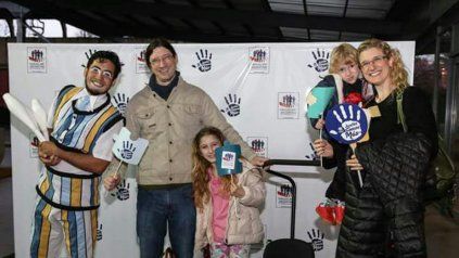 Esperanza. Facundo y su familia participan de un colectivo. 